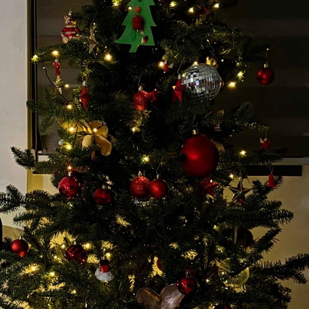Weihnachtsbaum Kerzen brennen