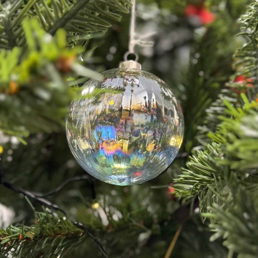 unzerbrechliche Weihnachtskugel